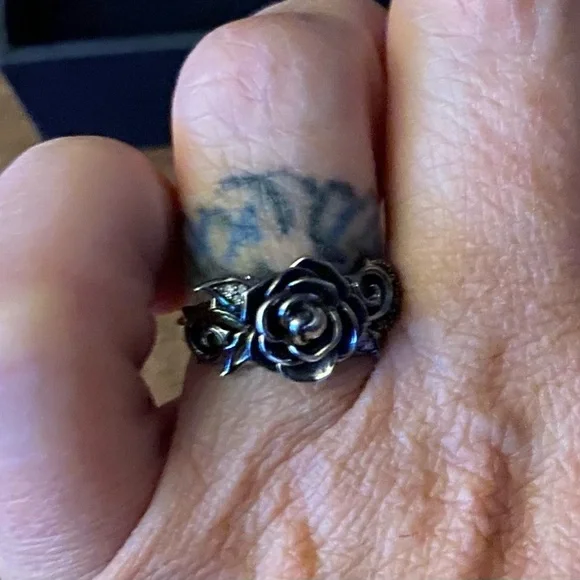 Kay Jewelers Black Rose Ring - Picture 7 of 11